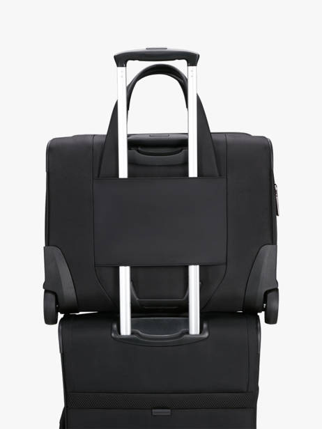 Pilot Case On Wheels With 15